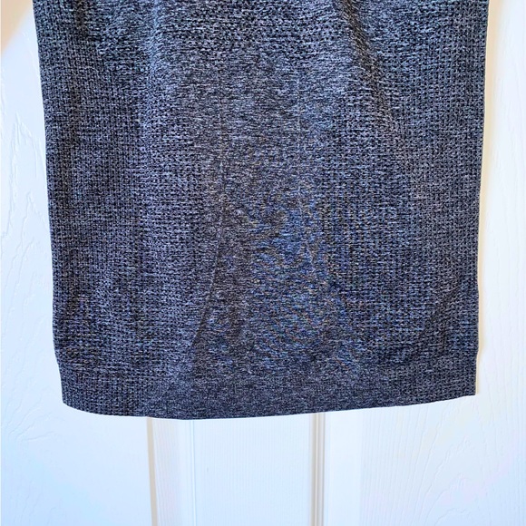 ✨FREE WITH $30 PURCHASE✨ Workout Long Sleeve Shirts for Women Gym Yoga Running - Picture 8 of 12